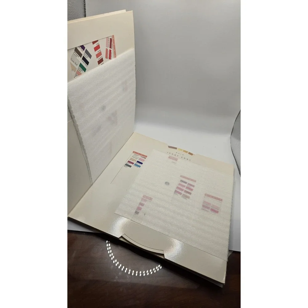 Vintage 1992 Mary Kay ColorLogic Glamour Shade Guide Consultant Book Kit